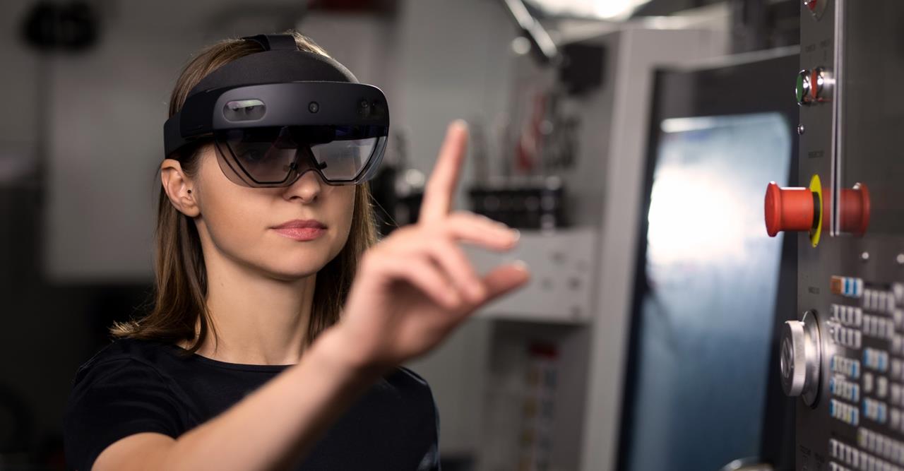 Augmented Reality (AR) - Microsoft HoloLens