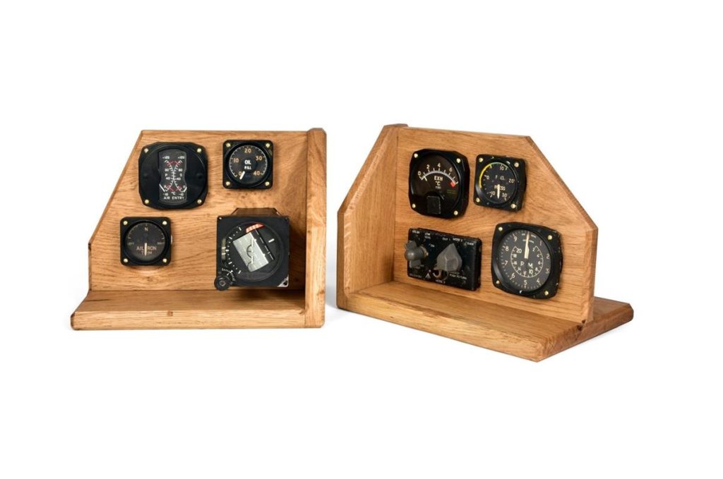 Aviation-Themed Desk Accessories for Professionals